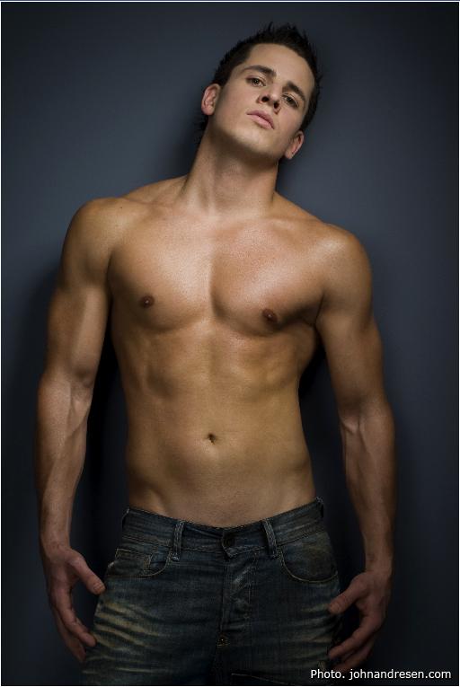 scandinavian muscle boy Thomas