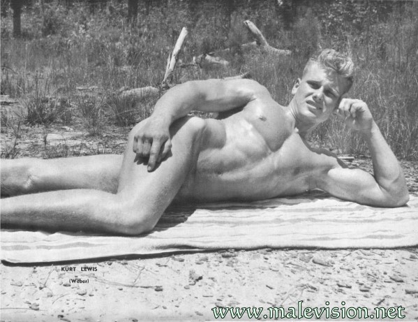 muscle man nude outdoors