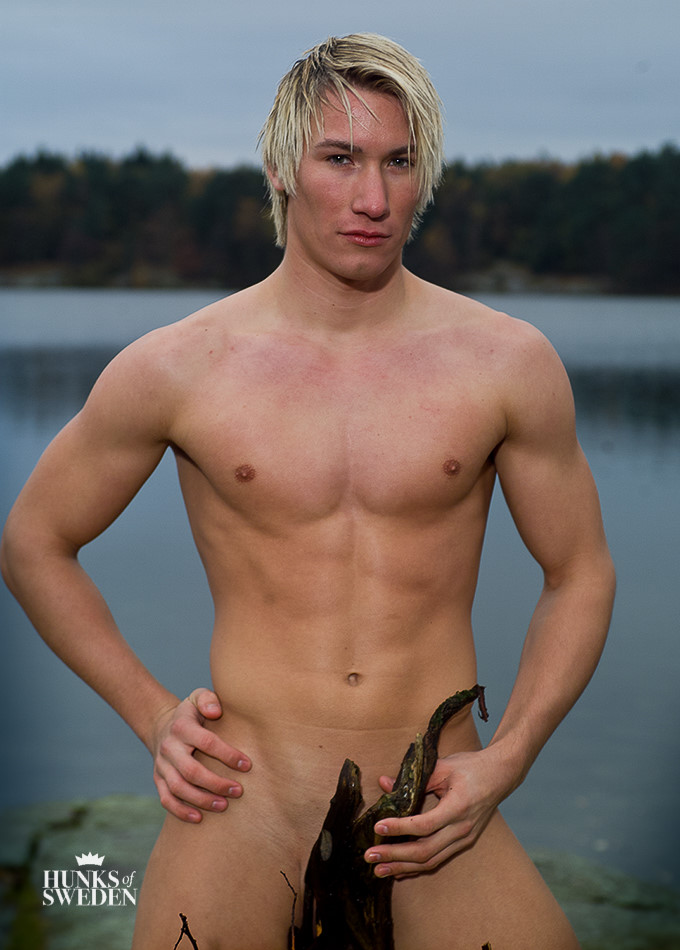 Blond Swedish hunk nude